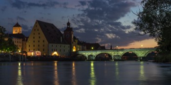  Lichtinstallation Steinerne Brücke - Regensburg - Deutschland 