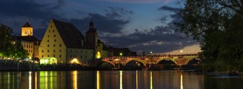  Lichtinstallation Steinerne Brücke - Regensburg - Deutschland 