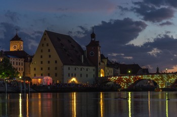  Lichtinstallation Steinerne Brücke - Regensburg - Deutschland 